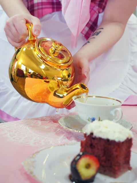 Serving Tea and Dessert Serving Tea and Dessert